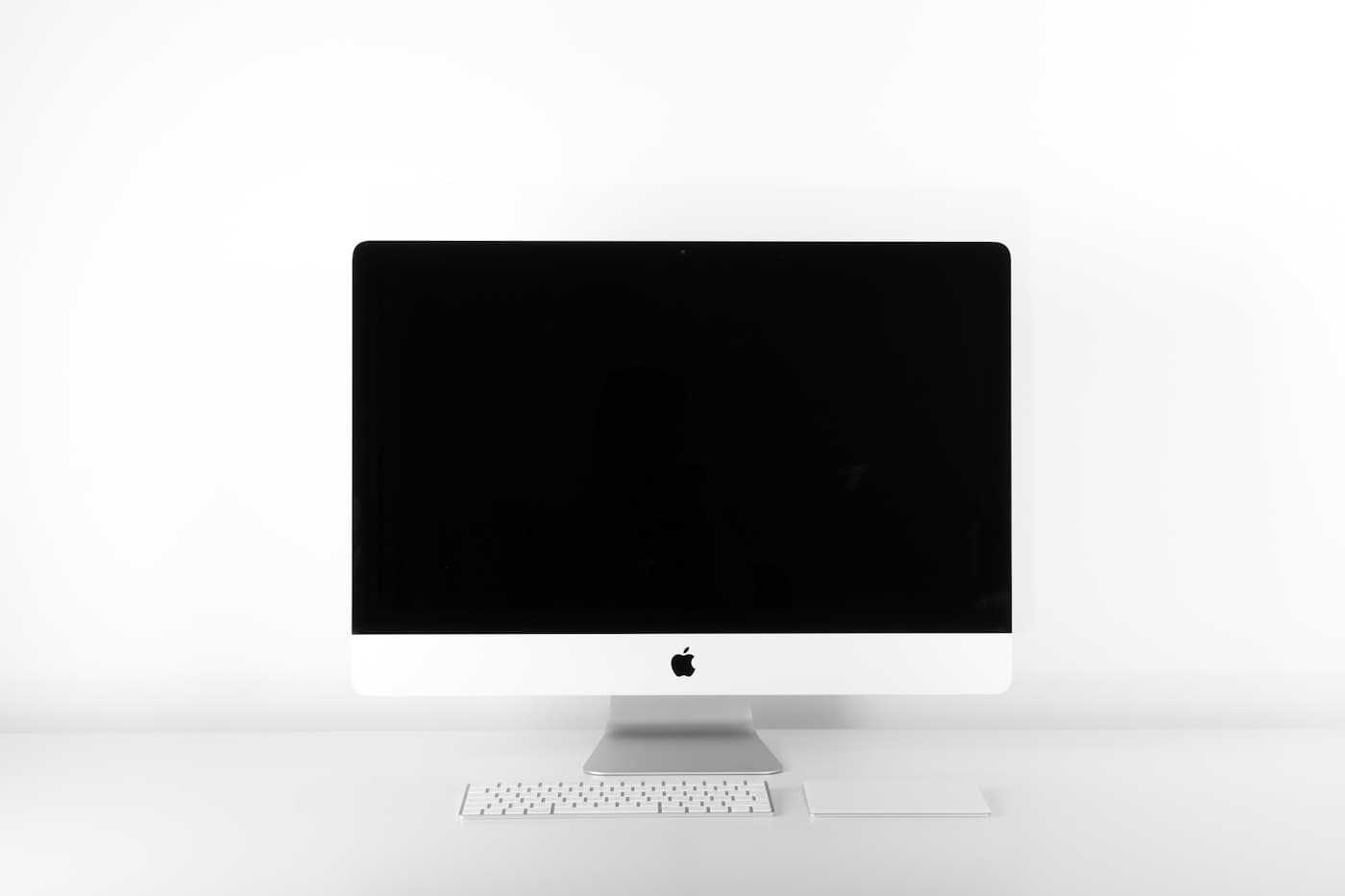 Dual monitor home office workstation